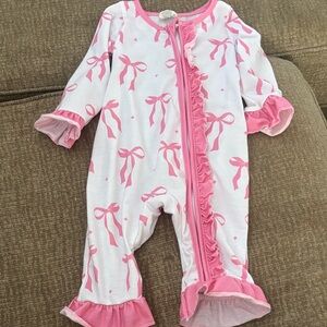 Charming Pink Bow Outfit